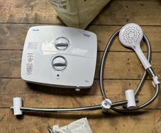 Triton T90sr electric shower