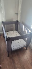 travel cot