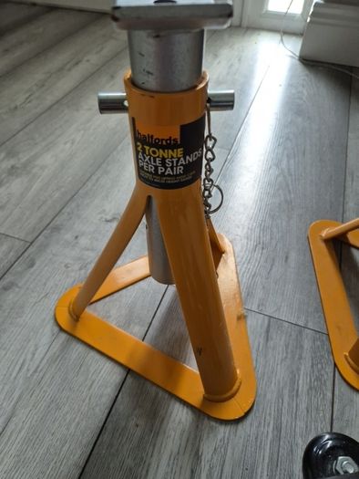 Axel stand and trolley jack