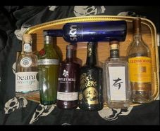 Decorative or collectible empty bottles vodka  whisky, gin, Irish whiskey Connemara whiskey Jameson powers ballantines Johnnie walkers TEELING disaronno Irishman Hennessy Drumshanbo Gunpowder Irish Gin vodka whiskey empty Bottle Jack Daniels Bombay sapphi