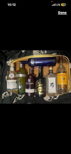 Decorative or collectible empty bottles vodka  whisky, gin, Irish whiskey Connemara whiskey Jameson powers ballantines Johnnie walkers TEELING disaronno Irishman Hennessy Drumshanbo Gunpowder Irish Gin vodka whiskey empty Bottle Jack Daniels Bombay sapphi