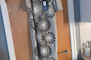 Anonymous  Ivory &amp; Black  Textuured Border Shift Dress.   S. 14    B.N.W.T.