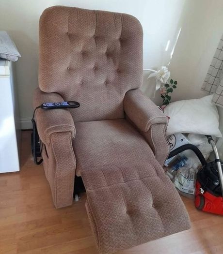 Recliner armchair