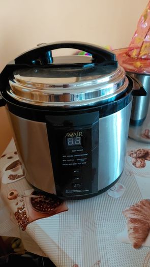 pressure cooker