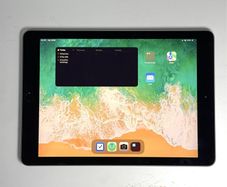 iPad 6th Gen 32GB Wi-Fi + Apple Pencil (1st Gen)