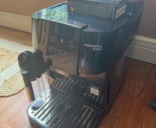 DeLonghi Magnifica Start coffee machine