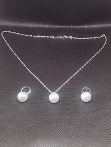 925 Sterling Silver White Pearl Pendant and Earring Set  12 Free Postage