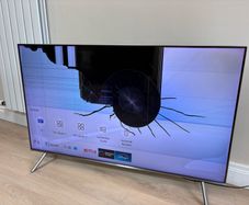 Samsung 49" QLED (damaged)