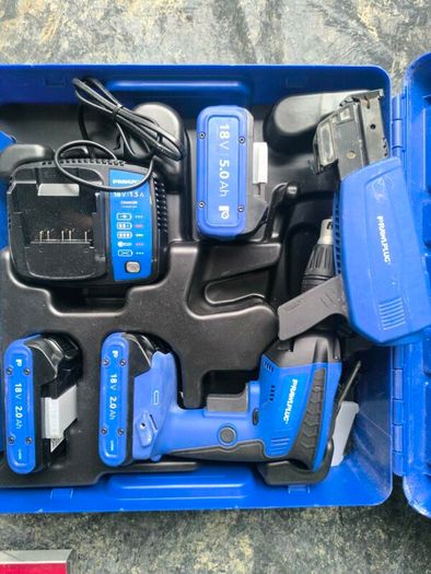 Rawlplug drywall screw gun 3 batteries