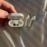 2nd Gen Airpods Image 4