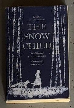 Fiction bundle, 25 books (Wolf Hall, Milkman, Pachinko, signed Sinead Crowley and more)