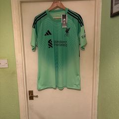 Men's Liverpool Goalkeeper Jersey