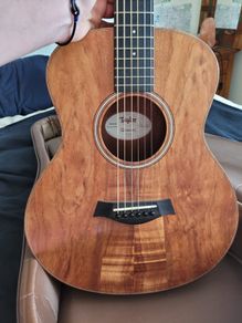 Taylor GS mini KOA (suede strap and upgraded bone pegs))