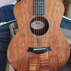 Taylor GS mini KOA (suede strap and upgraded bone pegs))