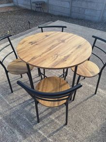 Round Dining Table & Chairs