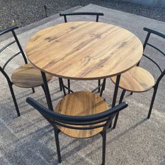 Round Dining Table & Chairs