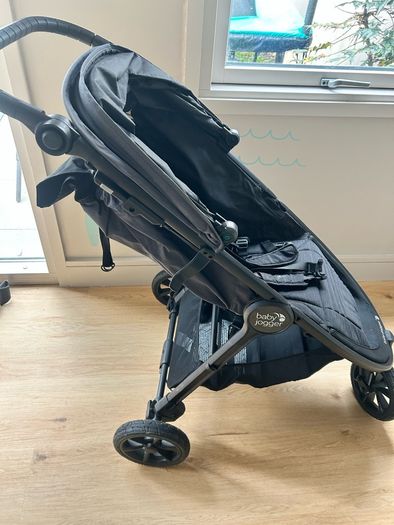 Baby Jogger City Mini GT2 + Rain Cover in excellent condition