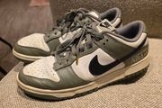 Nike Dunks size 8
