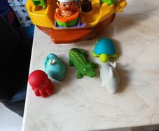 Bath/Water Toys- Boat, Accessories  & Animals.
