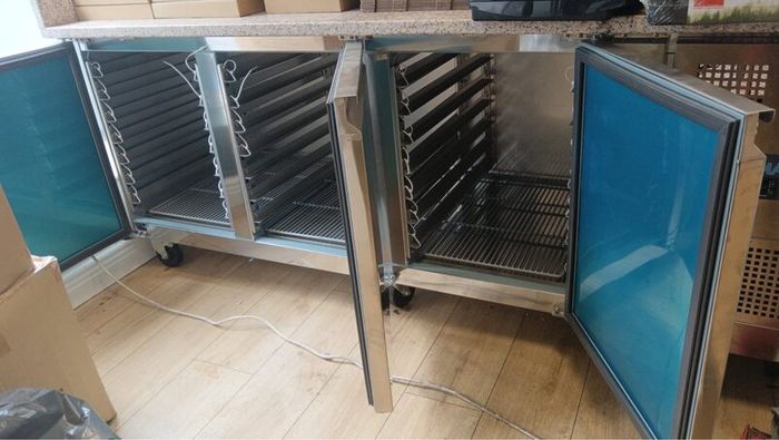 Sandwich / pizza prep counter