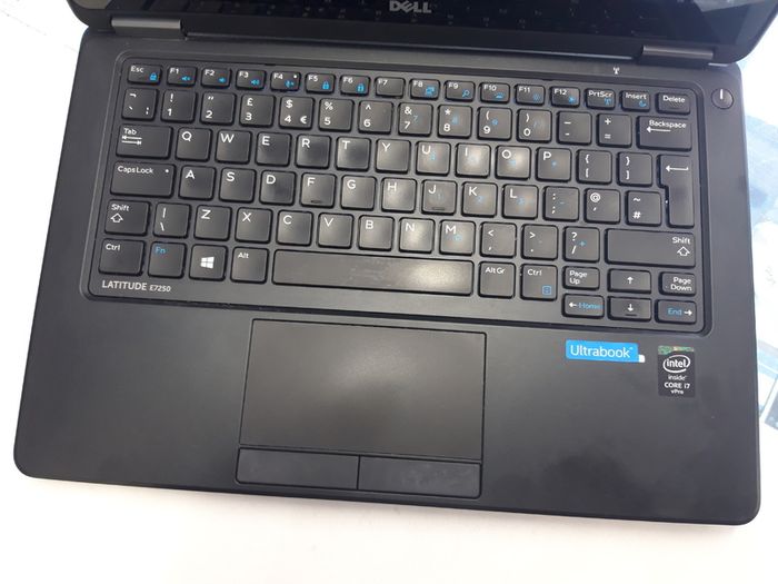 Dell Latitude E7250 12.5" Laptop  i7 , 5th Gen, 8GB RAM, 512GB SSD, Windows 10 Pro +office 2007 webcam +graphics 520 + touch screen
