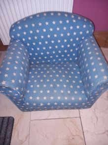 boys chair in blue