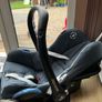 Maxi Cosi car seat + 2 iso fix bases Image 6