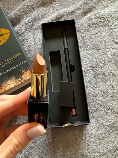 Brand New Kash Beauty Lip Set