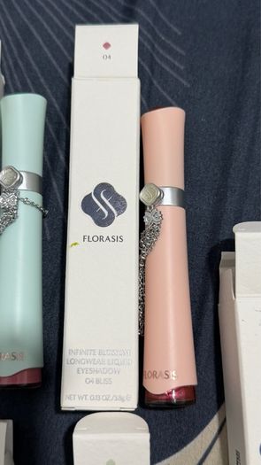 K beauty florasis longwear liquid eyeshadow new