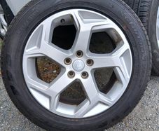 20 Inch Land Rover Alloy Wheels and Tyres(All matching)!!!