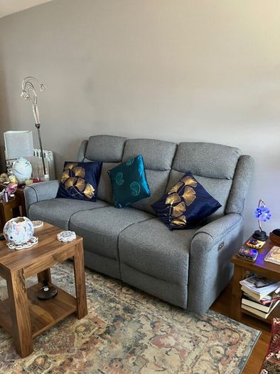 Recliner sofa electric