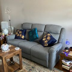 Recliner sofa electric