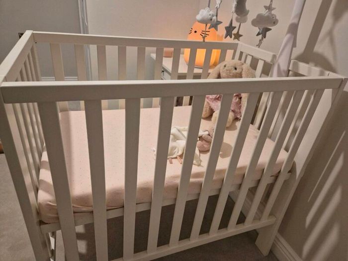 Cot bed