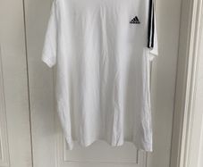 Adidas T-Shirt