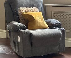 Recliner Brand New.  Massage invc