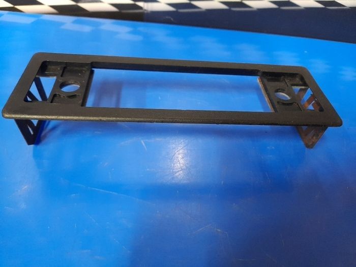 Radio fitting adapter