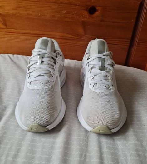 2020 nike downshifter 10 Size 6.5 eu 40 white In excellent condition