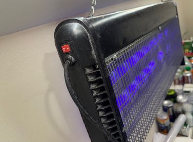 Large EazyZap electric UV insect killer fly zapper working perfect.
