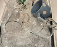 25 Piece Glassware and Mug Set with Collectibles