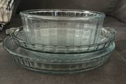 Set of 3 Pyrex dishes