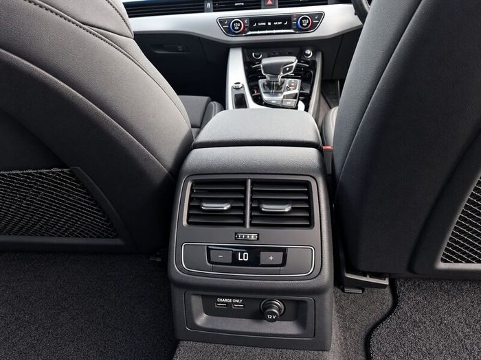 2021 Audi A4 Black Edition 35 TDI 163 BHP