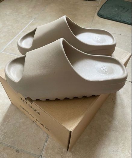 Yeezy Slide UK9 NEW