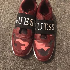 guess runners size 4.5