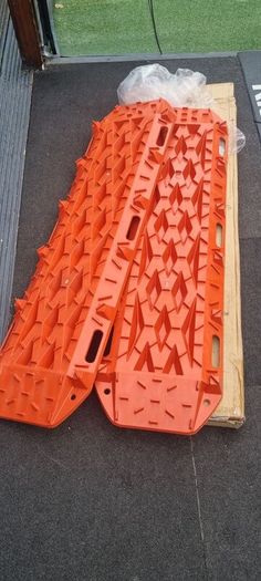 4x4 Recovery tracks.