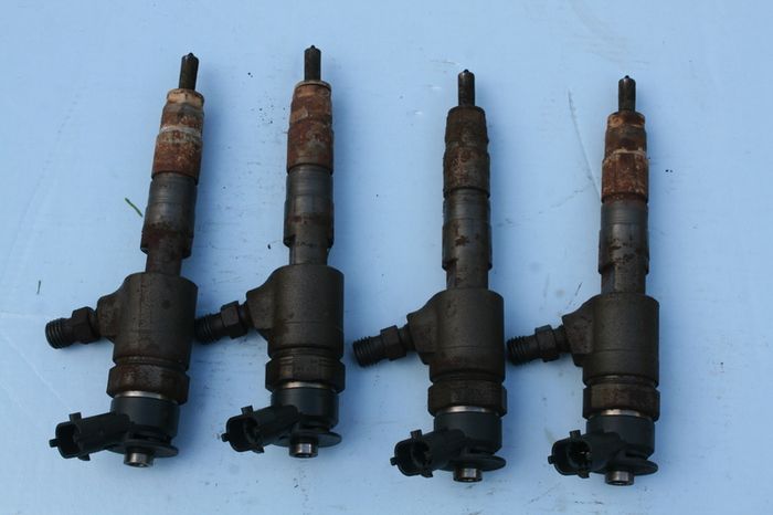 Peugeot 2008 208 308 Citroen C3 C4 DS3 DS4 Berlingo Dispatch 1.6 HDi Injector (removed from peugeot 2008 2014 yer - they work one hundred percent)