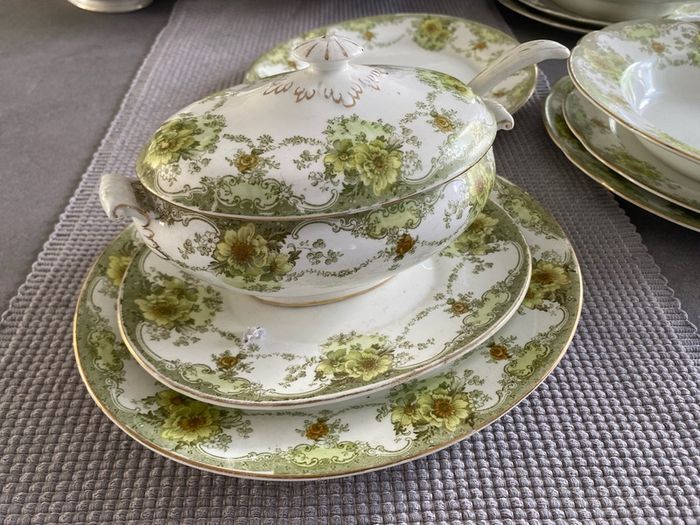 Antique Dinner Service Bishop &; Stonier Tableware