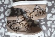 Flat Ankle Trainers / Boots Size 6