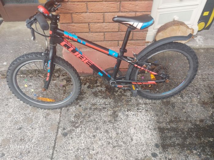 CUBE Kids  Bicycle in excellent condition