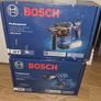 Bosch GBH 18V-22 SDS-Plus & Bosch GDE 18V-12 Dust Extractor Image 3