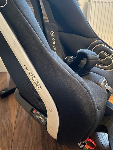 Concord Reverso Plus has Car Seat 0-23kg (40-105cm)
